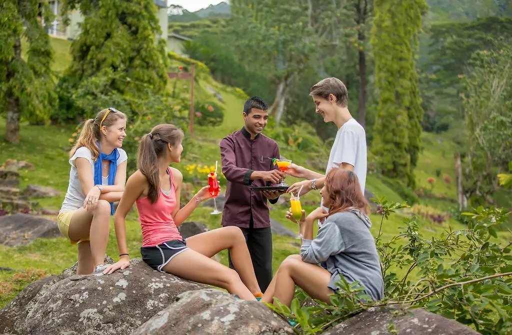 Hunas Falls Kandy Resort